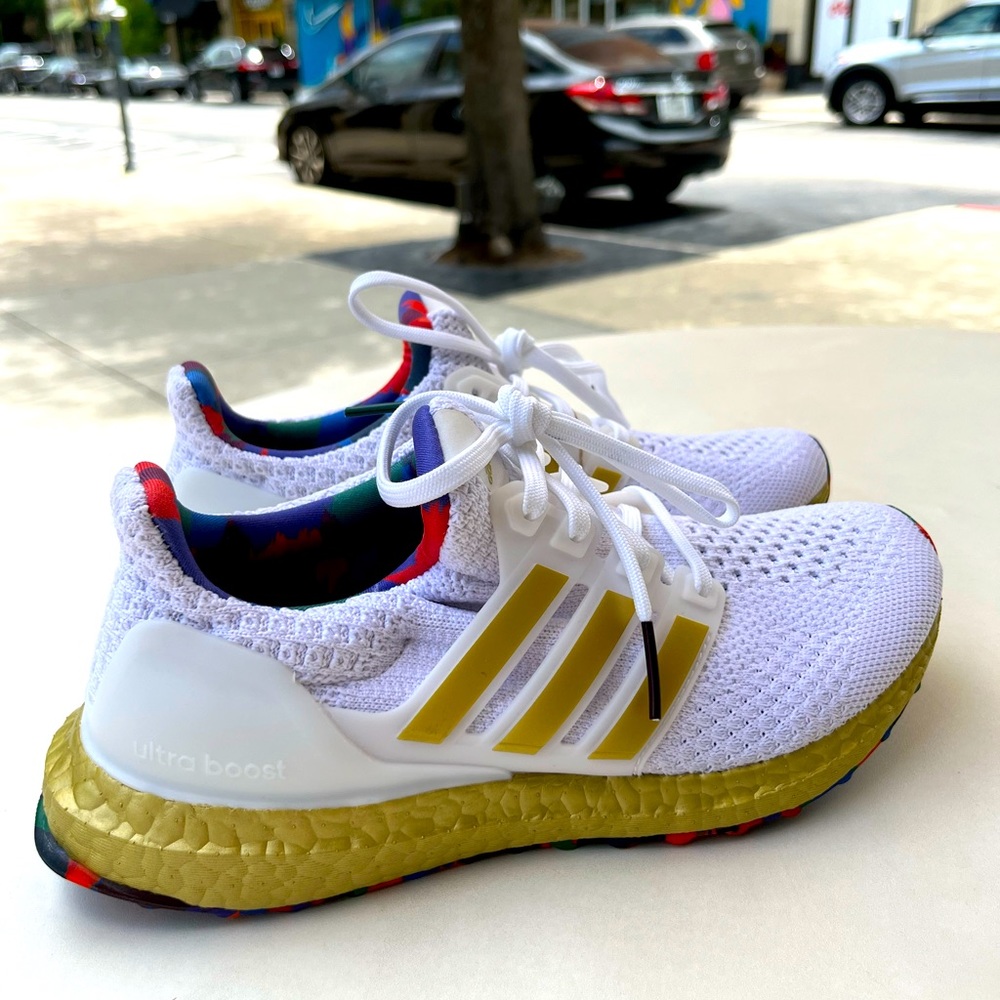 Adidas Ultraboost Hp7425 women size 6.5-7-9-9.5